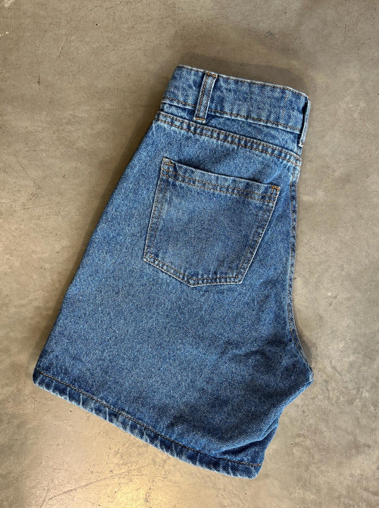 SHORT JEAN